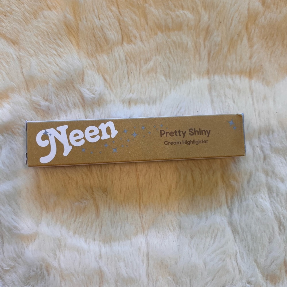 Neen Pretty Shiny Cream Highlighter (shade: Metta)
